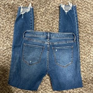 Abercrombie & Fitch Mid-Rise Super Skinny Ankle jeans